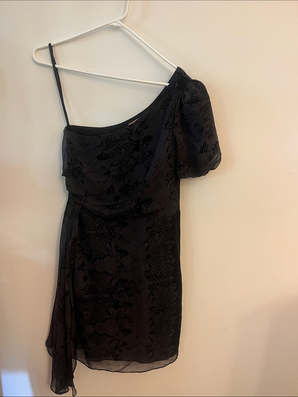 Juicy Couture Black One-Shoulder Puff Sleeve Cocktail Dress